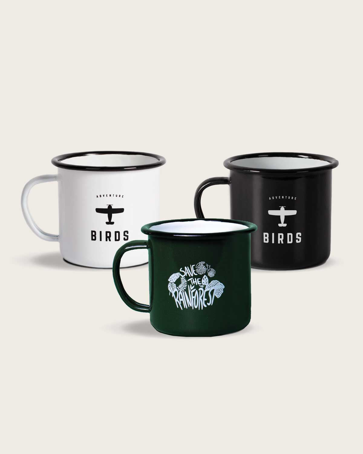 Die drei Camping Tassen von BIRDS, in weiß, schwarz und dunkelgrün. Im dreier Pack als perfektes Start-Up, ideal für Gin Tonic, Kaffee oder deinen Lieblingscocktail.