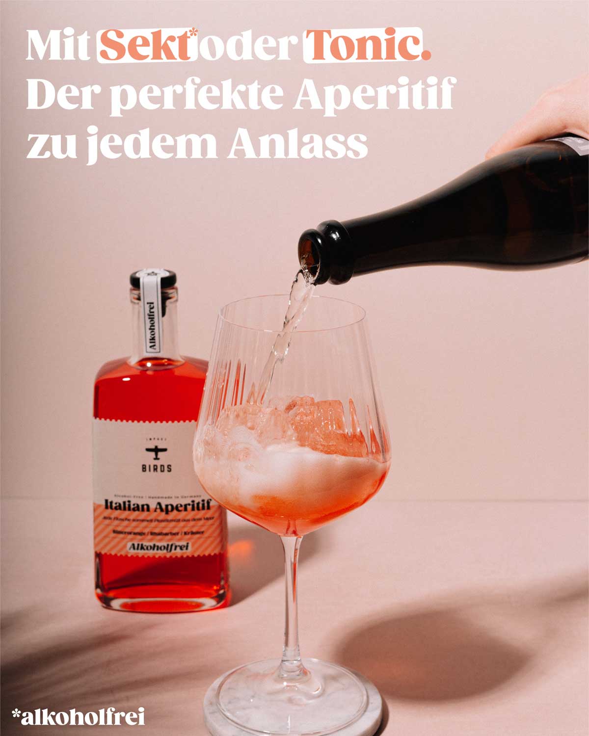 Perfekt für den Sommer Spritz: unser Italian Aperitif Alkoholfrei. Die leckere Alternative für Schwangere, Sportler, Stillende und alle die auf Alkohol verzichten. 